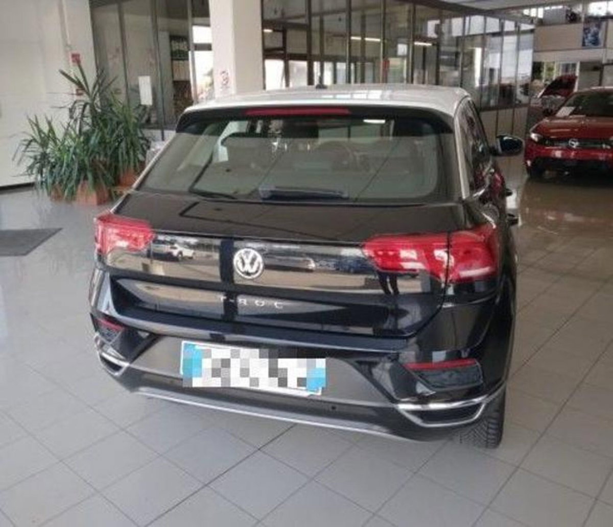 Volkswagen T-Roc 1.5 tsi R-Line (2)