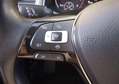 Volkswagen T-Roc 1.5 tsi R-Line (20)