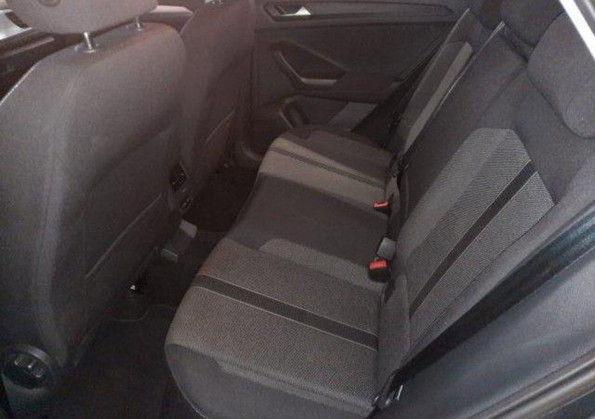 Volkswagen T-Roc 1.0 TSI Life (10)