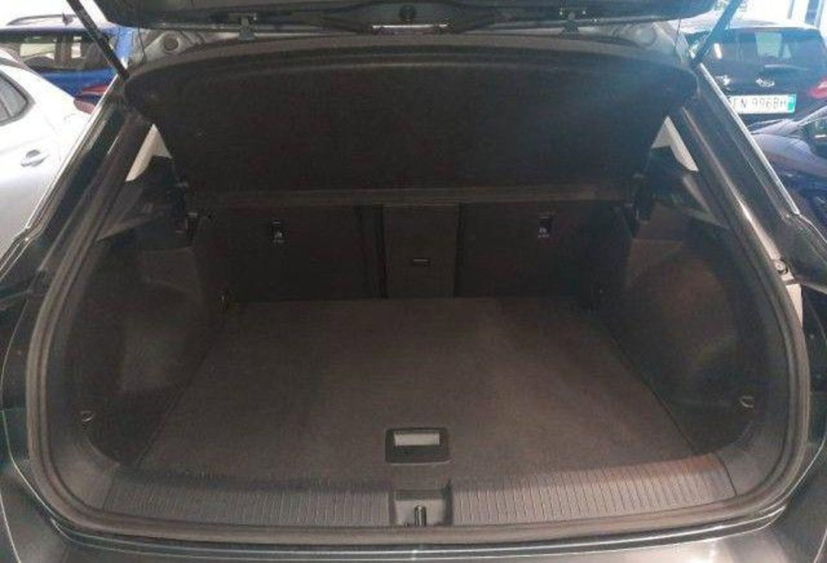 Volkswagen T-Roc 1.0 TSI Life (6)