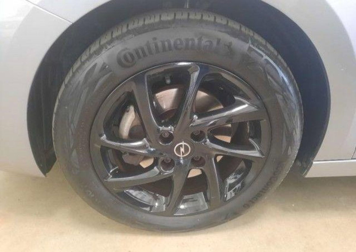 Opel Corsa 1.2 100 CV GS Line (4)
