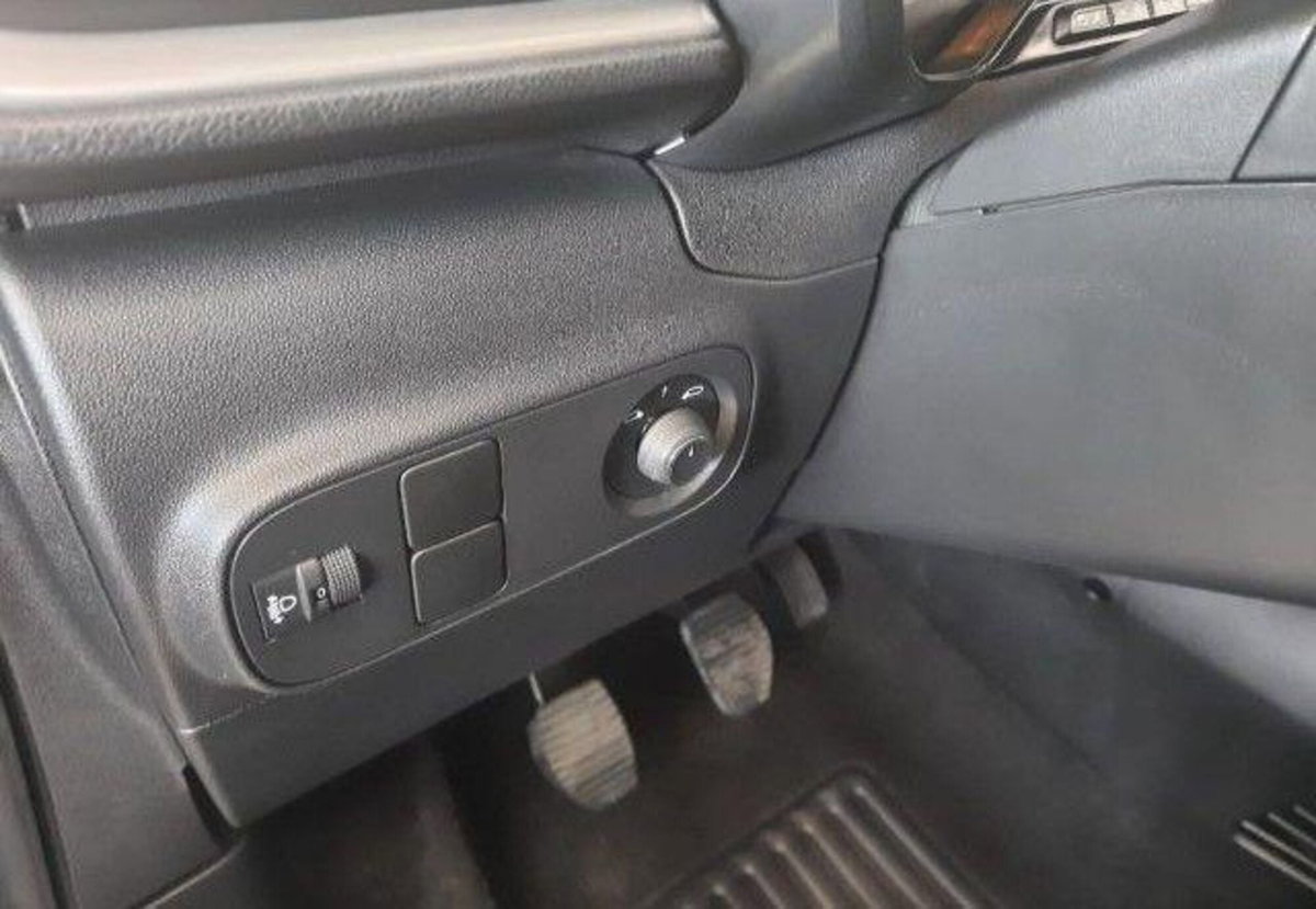 Citroen C3 1.2 puretech Max s&s 83cv neopatentati (9)