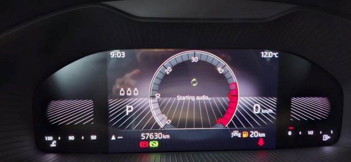 Skoda Karoq 2.0 tdi Sportline 115cv (12)