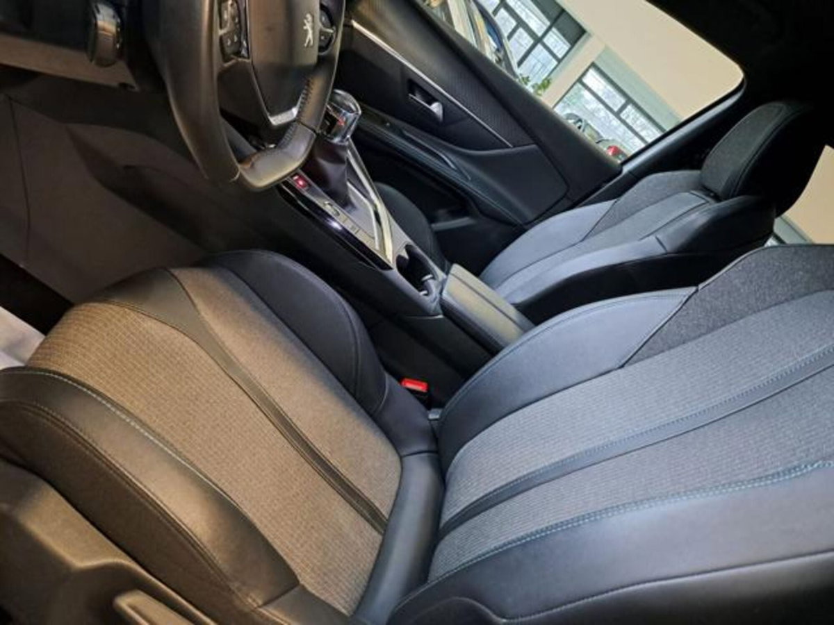 Peugeot 5008 PureTech Turbo 130 S&S Allure (6)
