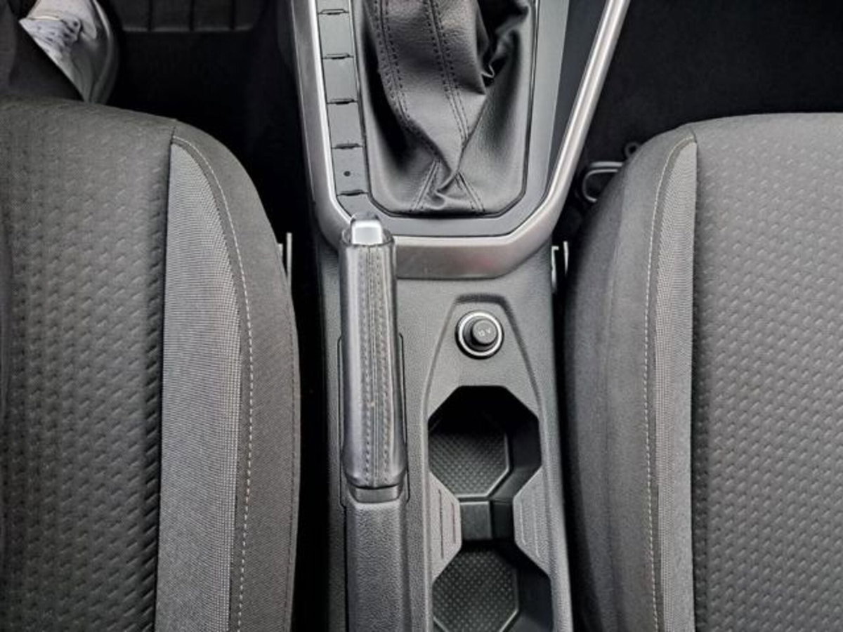 Volkswagen Taigo 1.0 tsi Edition 110cv (10)