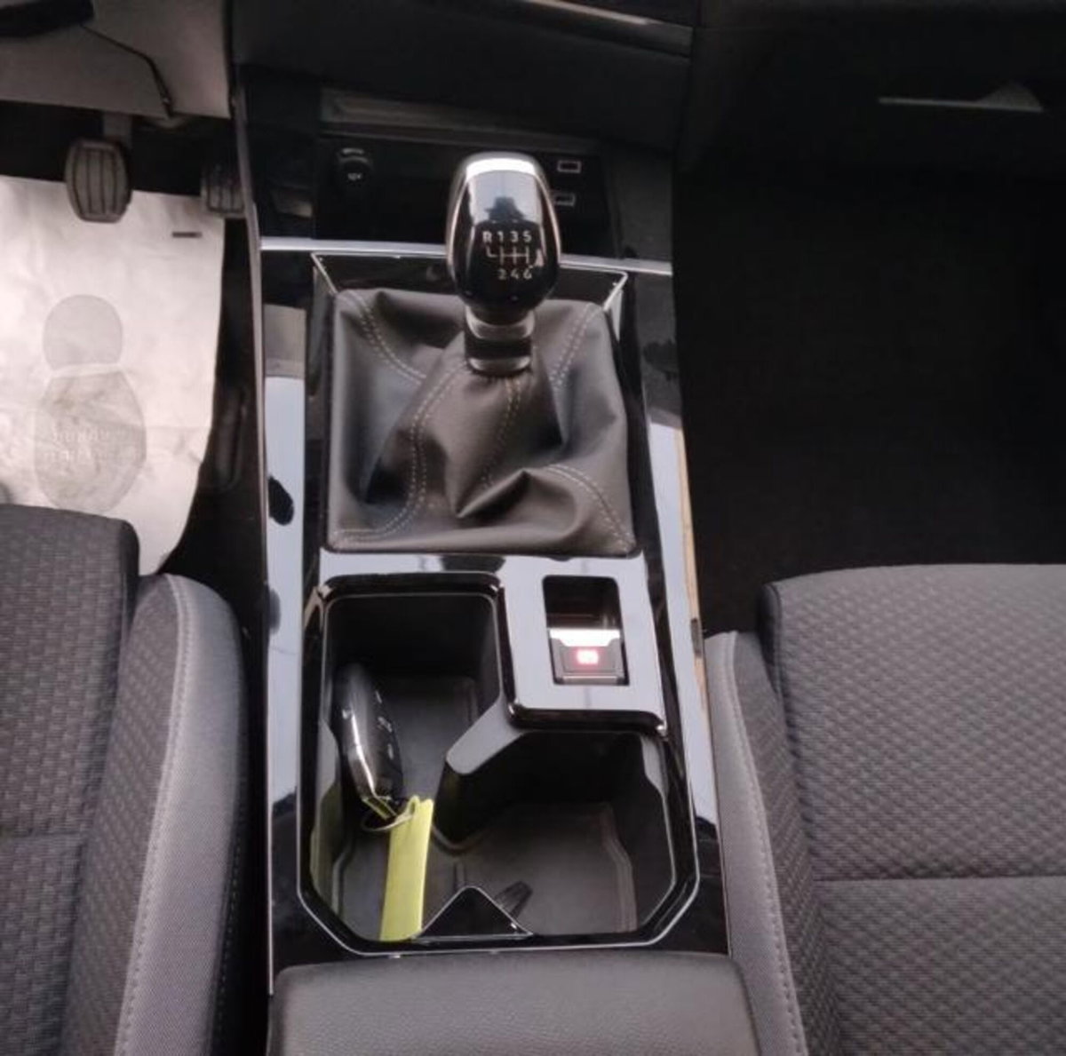 Opel Astra 1.2 Turbo 110 CV Elegance (13)