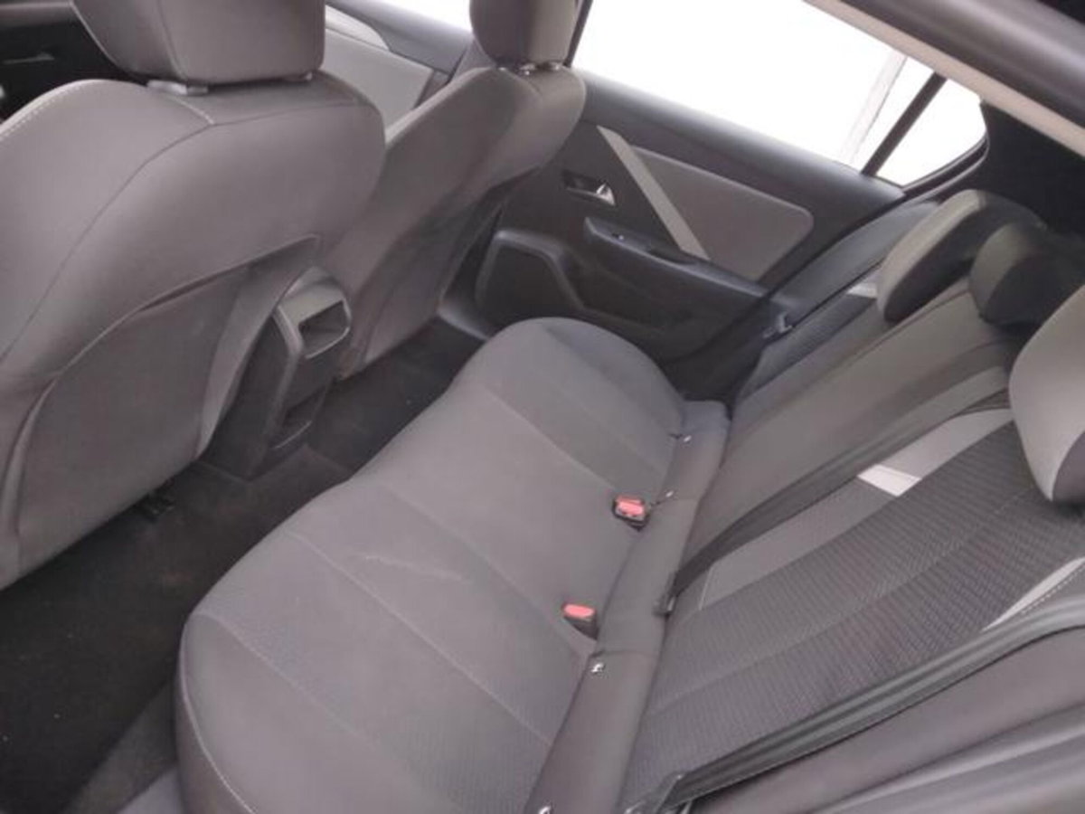 Opel Astra 1.2 Turbo 110 CV Elegance (15)