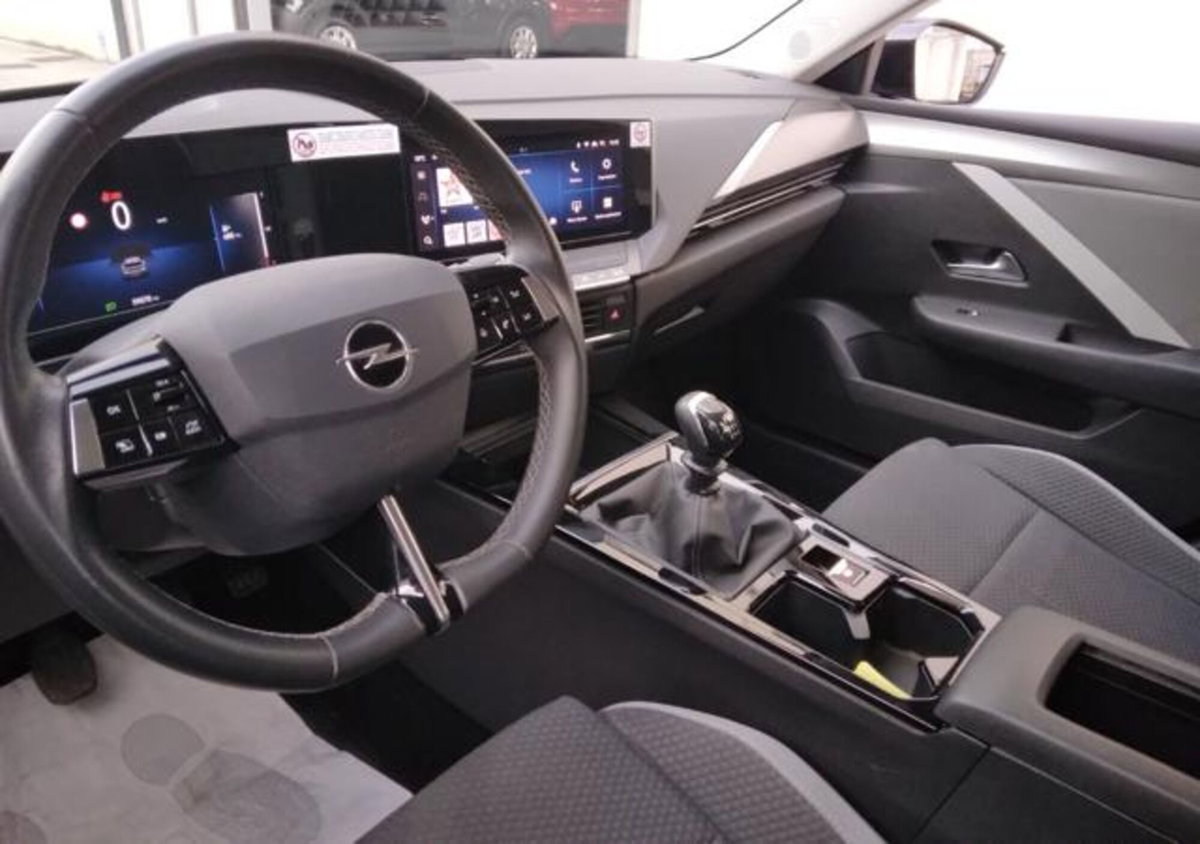 Opel Astra 1.2 Turbo 110 CV Elegance (18)