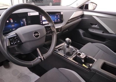 Opel Astra 1.2 Turbo 110 CV Elegance (18)