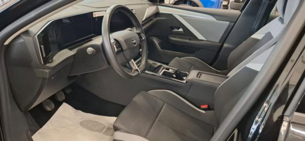 Opel Astra 1.2 Turbo 110 CV Elegance (6)