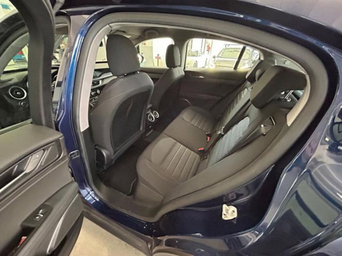 Alfa Romeo Stelvio Stelvio 2.2 Turbodiesel 190 CV AT8 Q4 Super Business (12)