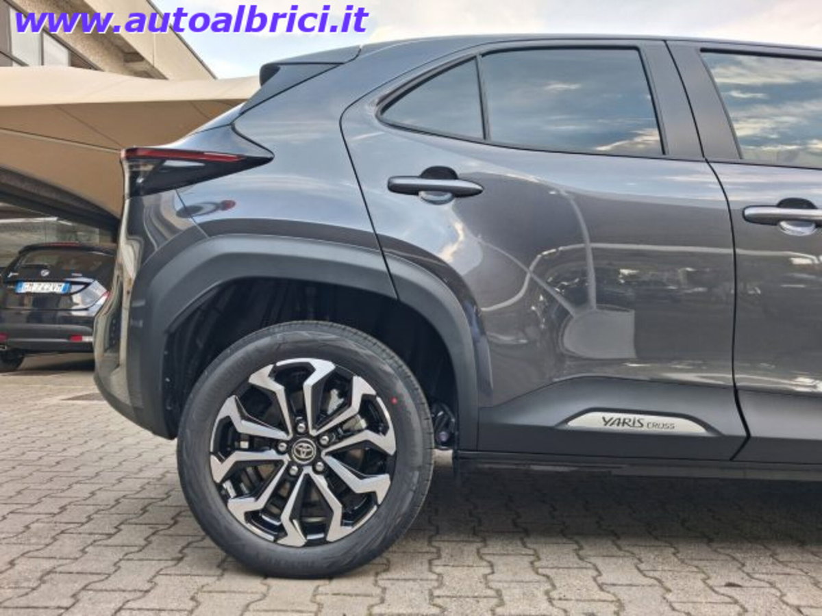 Toyota Yaris Cross 1.5h GR Sport Black Sky fwd 116cv e-cvt (10)