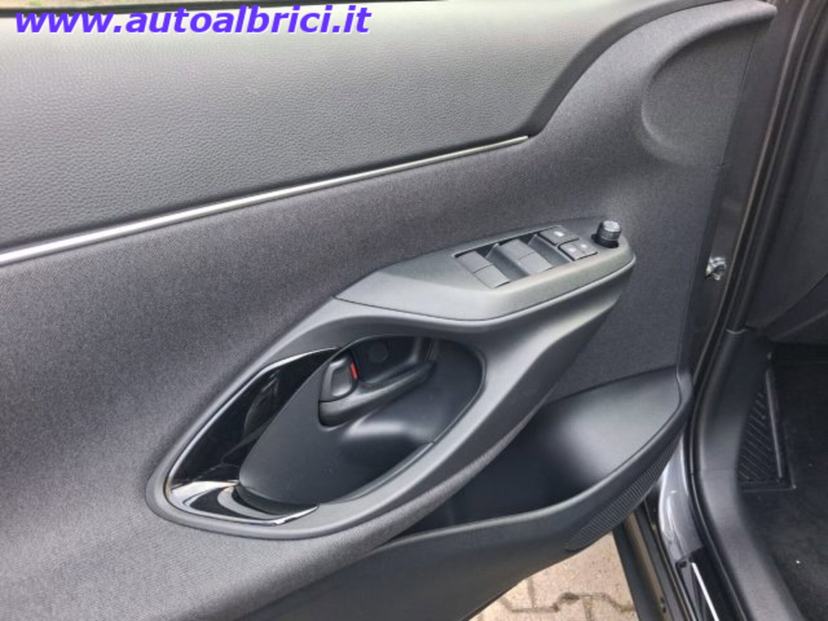 Toyota Yaris Cross 1.5h GR Sport Black Sky fwd 116cv e-cvt (12)