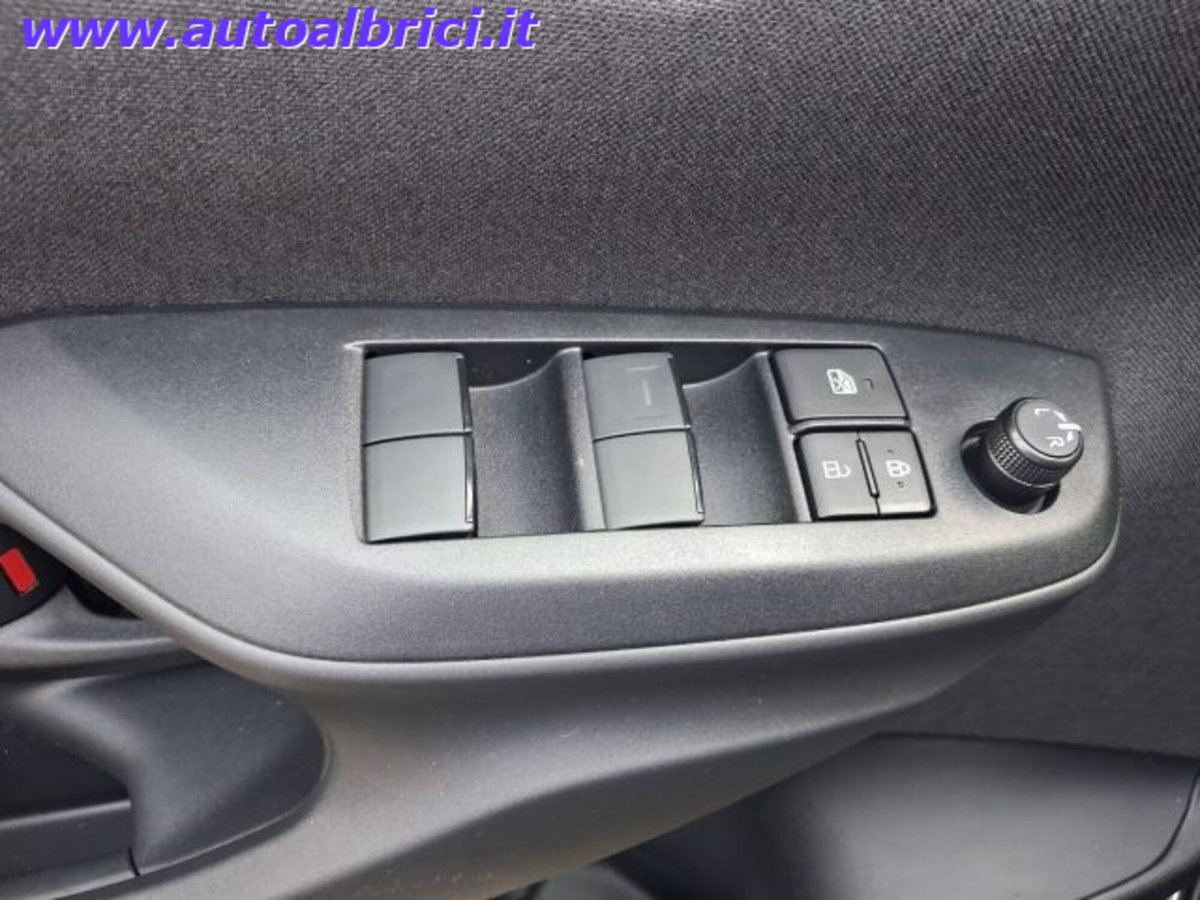 Toyota Yaris Cross 1.5h GR Sport Black Sky fwd 116cv e-cvt (13)