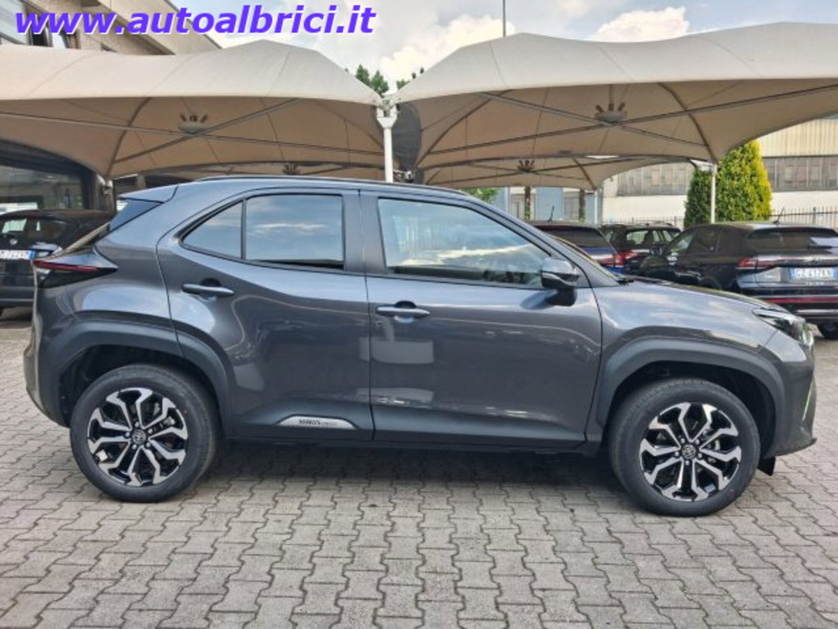 Toyota Yaris Cross 1.5h GR Sport Black Sky fwd 116cv e-cvt (9)
