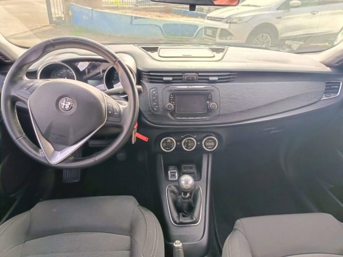 Alfa Romeo Giulietta 2.0 JTDm Super 150cv (10)