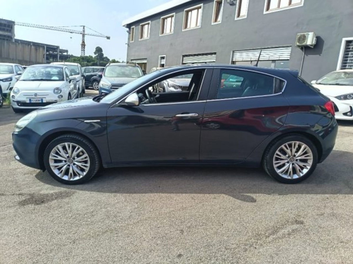 Alfa Romeo Giulietta 2.0 JTDm Super 150cv (4)