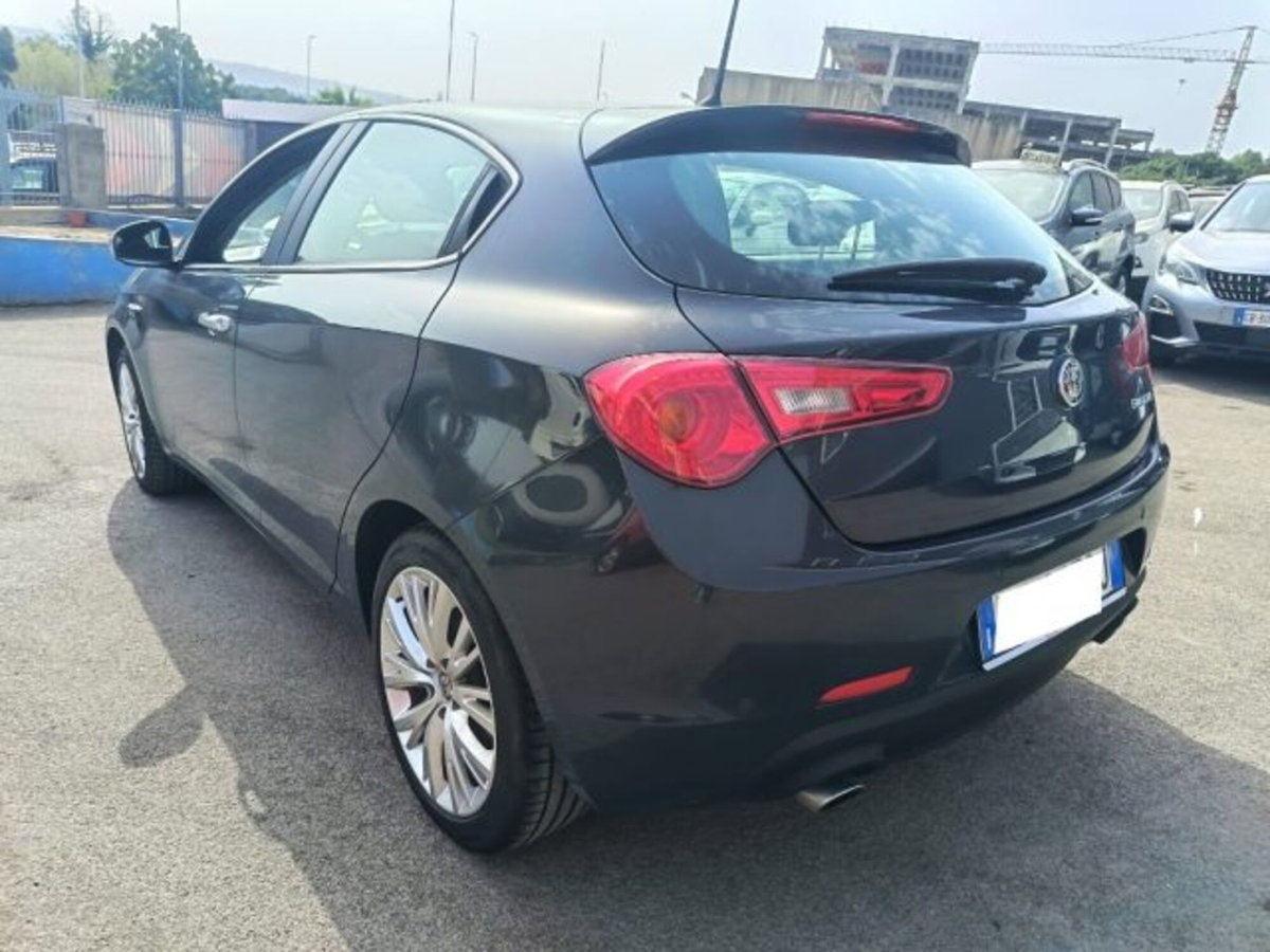Alfa Romeo Giulietta 2.0 JTDm Super 150cv (7)