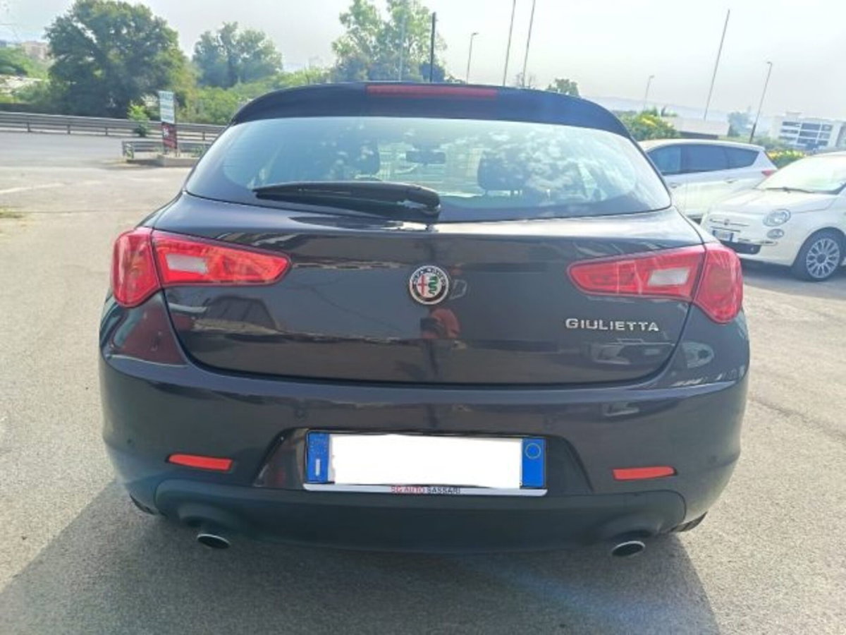 Alfa Romeo Giulietta 2.0 JTDm Super 150cv (8)