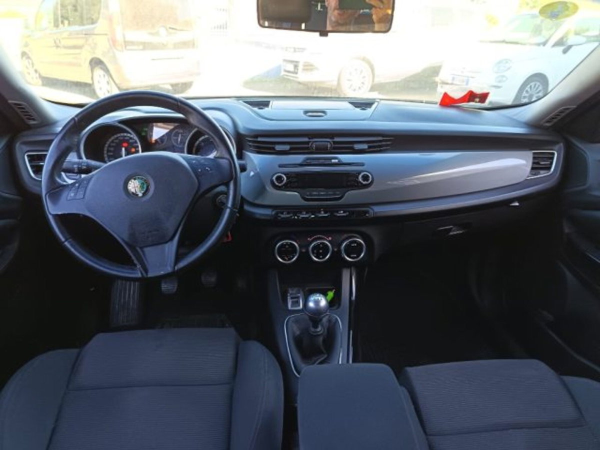 Alfa Romeo Giulietta 2.0 JTDm-2 Exclusive 140cv (10)