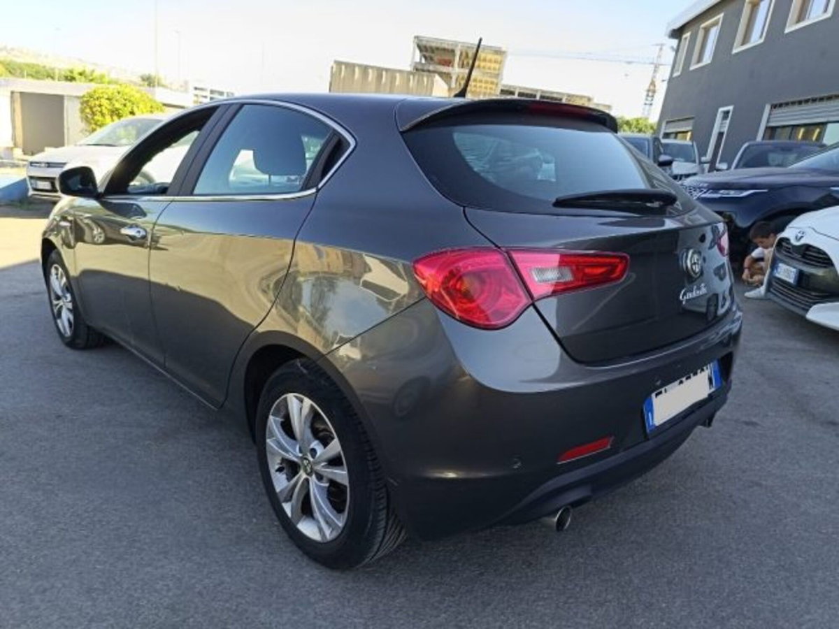 Alfa Romeo Giulietta 2.0 JTDm-2 Exclusive 140cv (7)