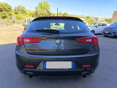 Alfa Romeo Giulietta 2.0 JTDm-2 Exclusive 140cv (8)