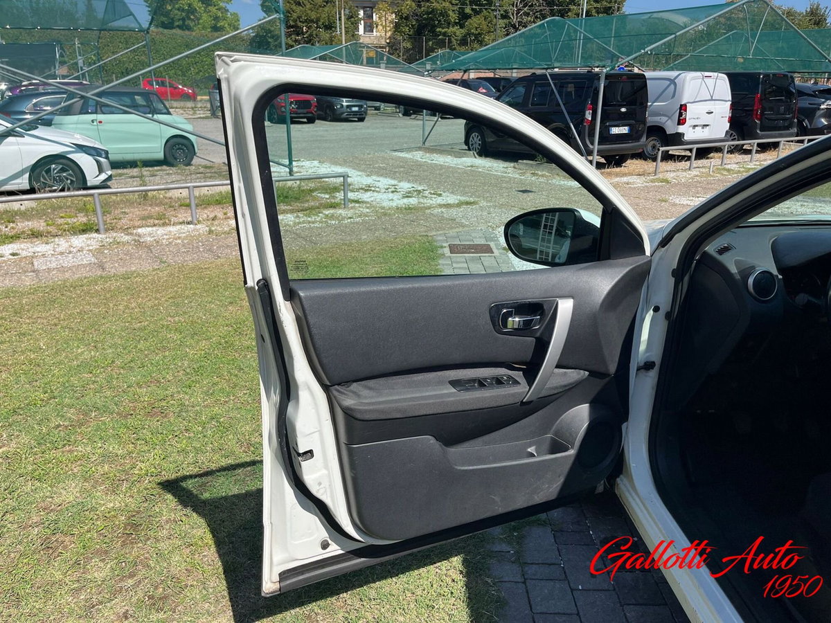 Nissan Qashqai 2.0 16V Acenta (16)