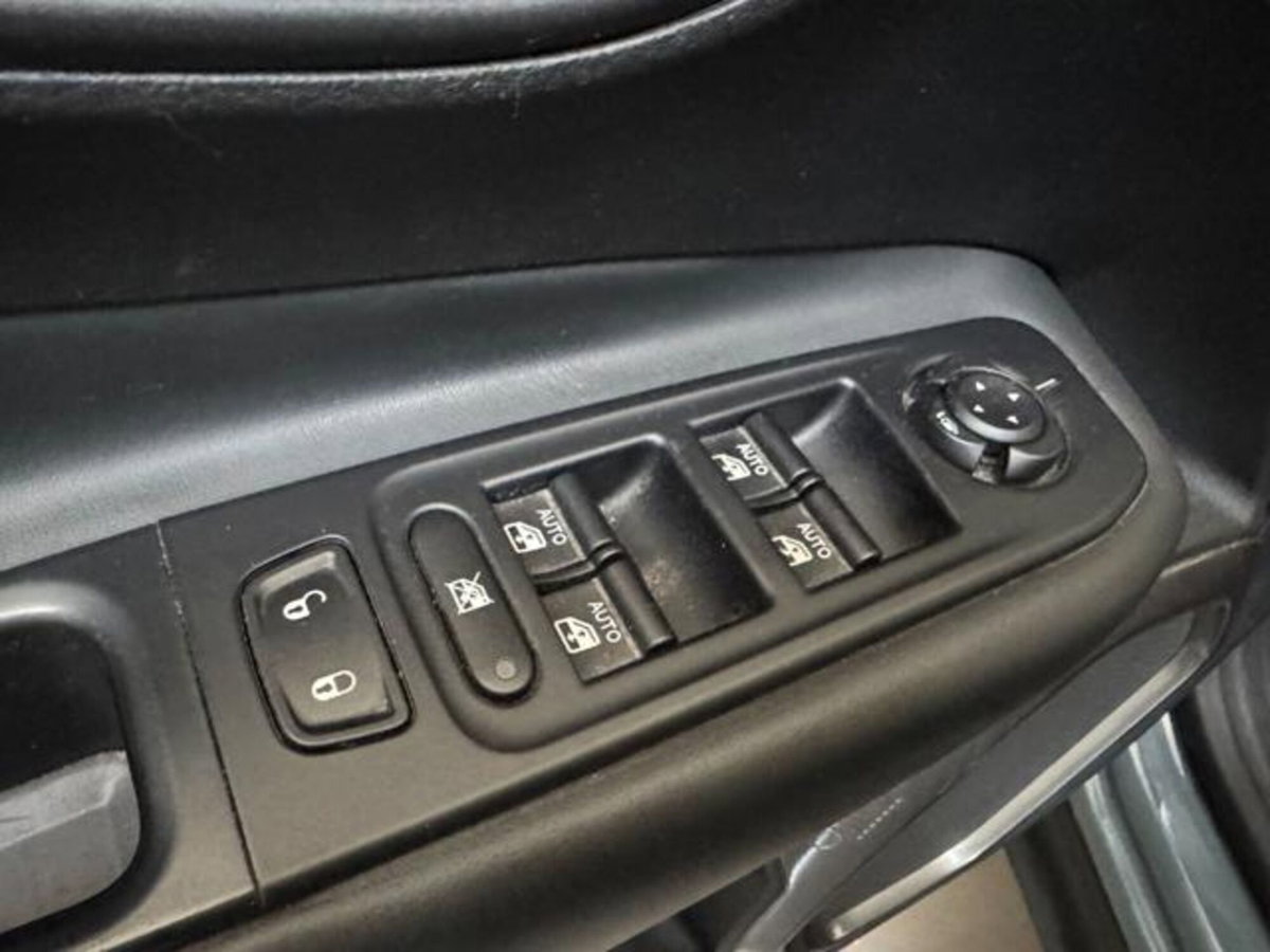 Jeep Renegade 1.6 Mjt 120 CV Limited (11)