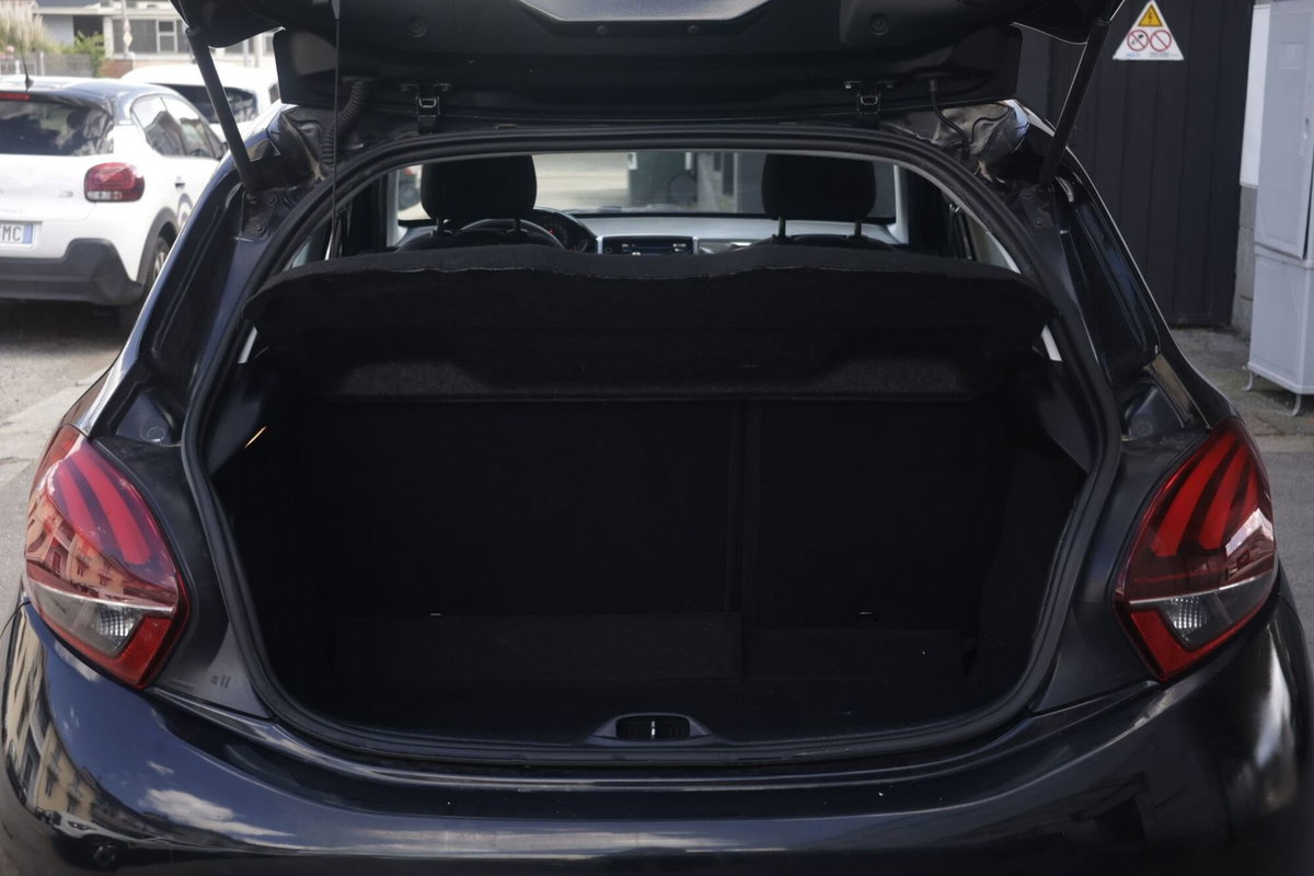 Peugeot 208 82 5 porte Allure (18)