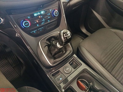 Ford Kuga 2.0 TDCI 150 CV S&S 4WD Titanium (16)