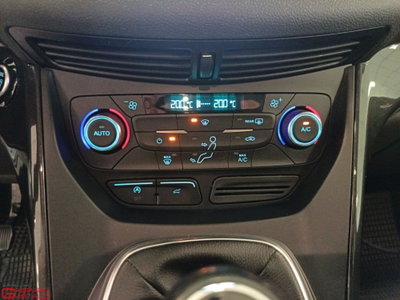 Ford Kuga 2.0 TDCI 150 CV S&S 4WD Titanium (17)