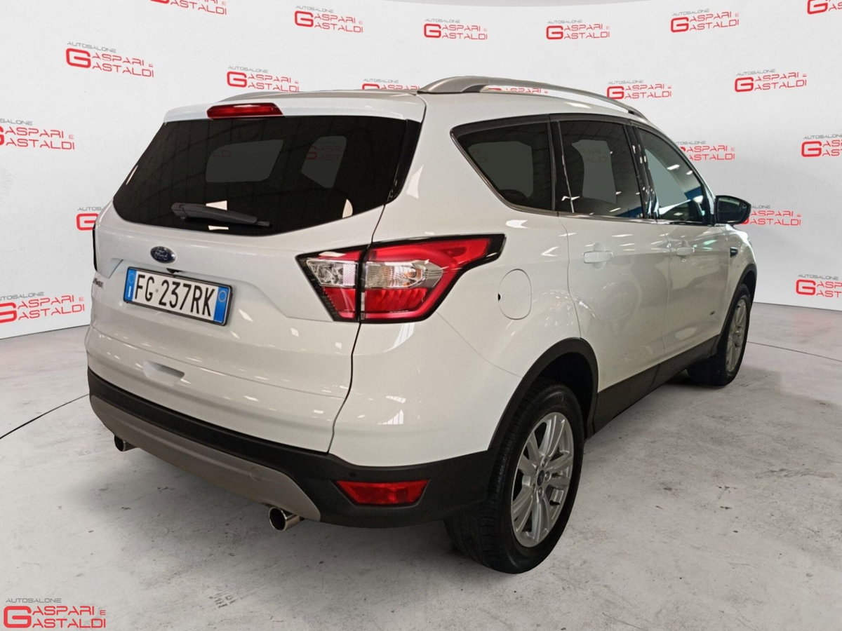 Ford Kuga 2.0 TDCI 150 CV S&S 4WD Titanium (3)