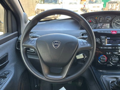 Lancia Ypsilon 1.0 FireFly 5 porte S&S Hybrid Silver Plus (15)