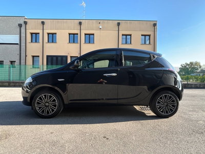 Lancia Ypsilon 1.0 FireFly 5 porte S&S Hybrid Silver Plus (4)