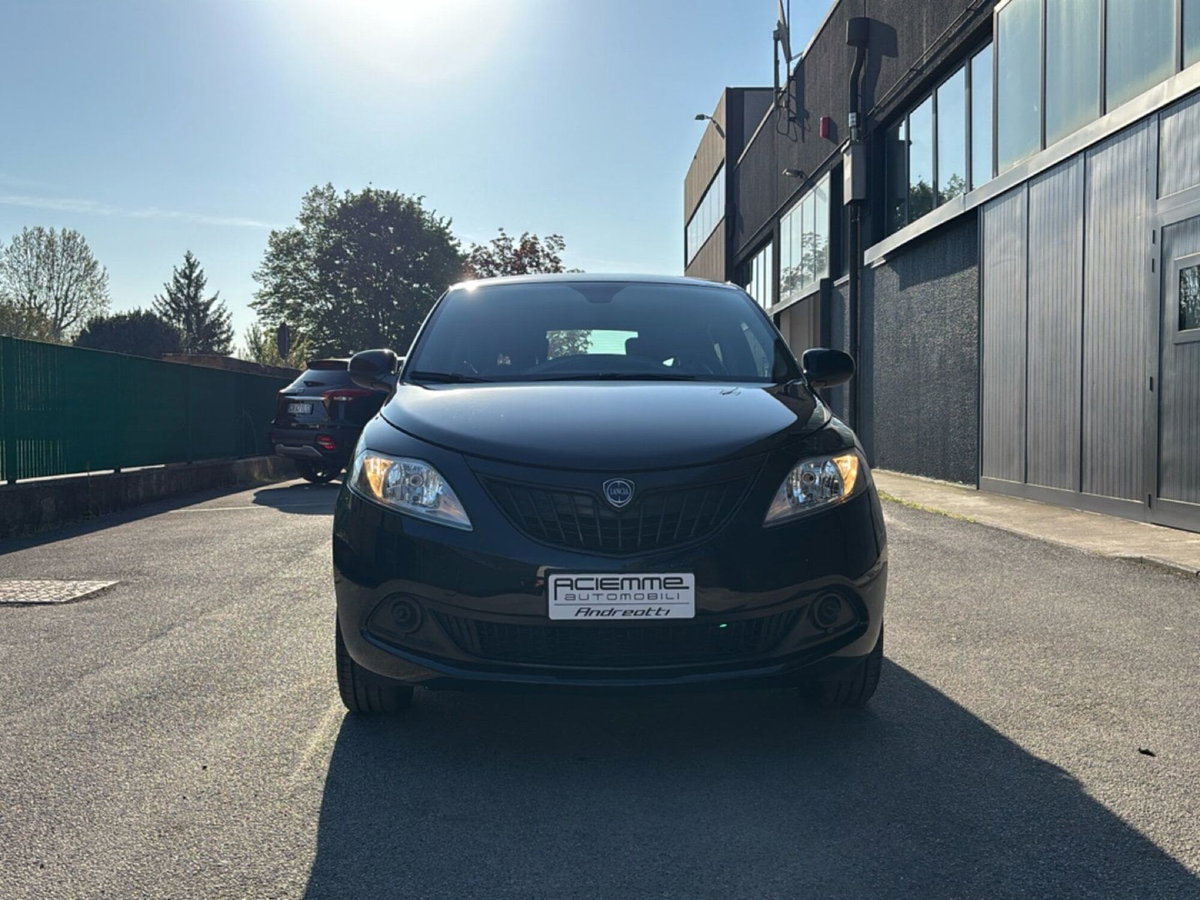 Lancia Ypsilon 1.0 FireFly 5 porte S&S Hybrid Silver Plus (6)