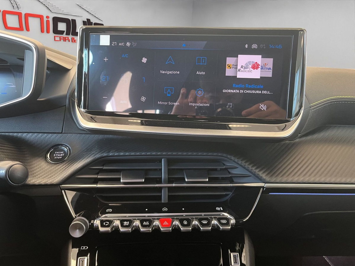 Peugeot 2008 1.2 hybrid GT 145cv e-dcs6 (17)