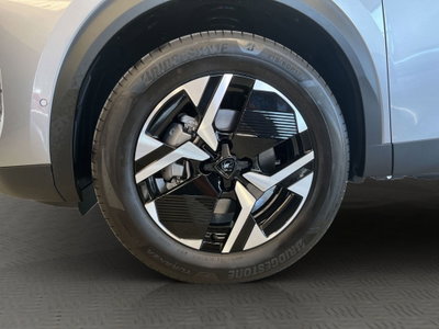 Peugeot 2008 1.2 hybrid GT 145cv e-dcs6 (4)