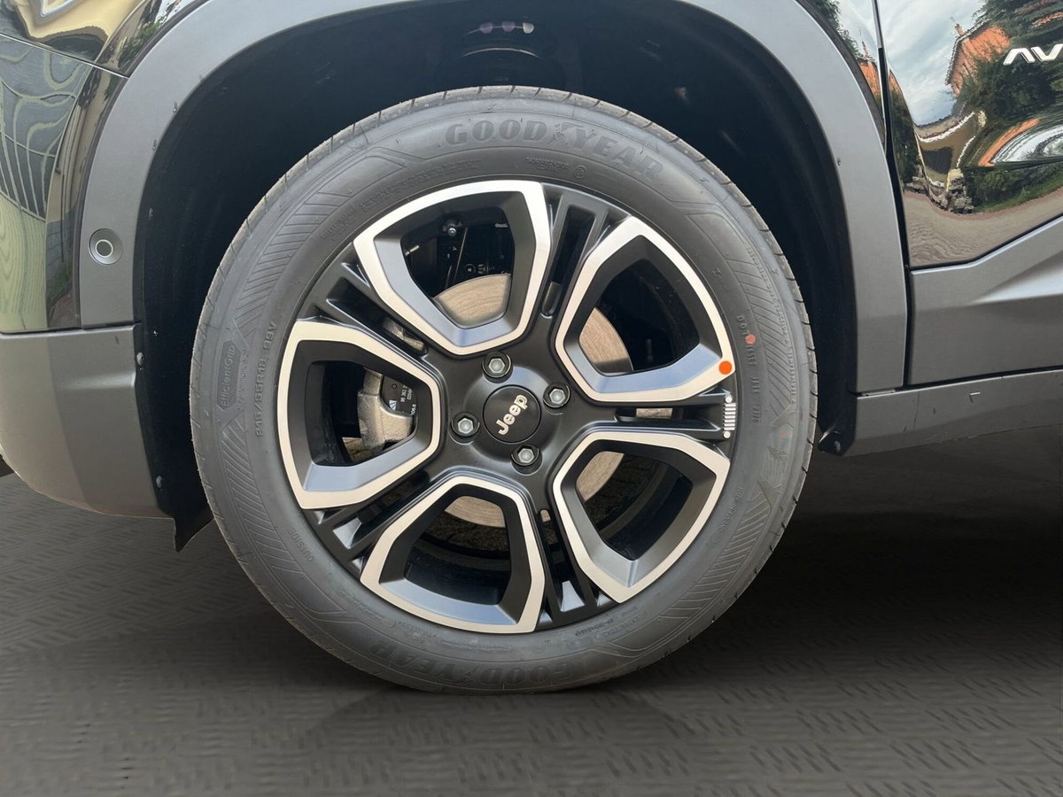 Jeep Avenger 1.2 turbo e-hybrid mhev Summit fwd 110cv edct6 (4)