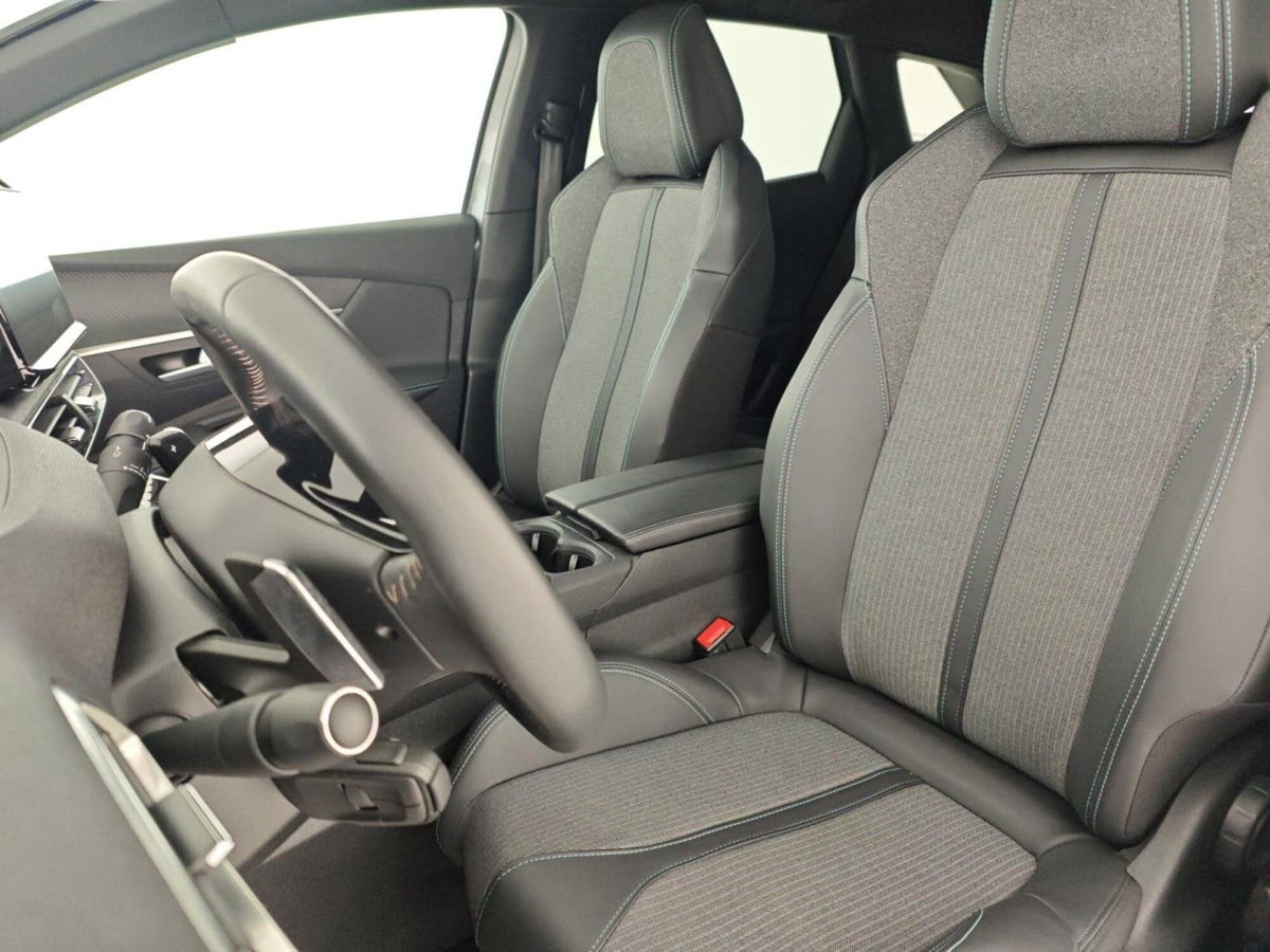 Peugeot 3008 Hybrid 225 e-EAT8 Allure Pack (11)