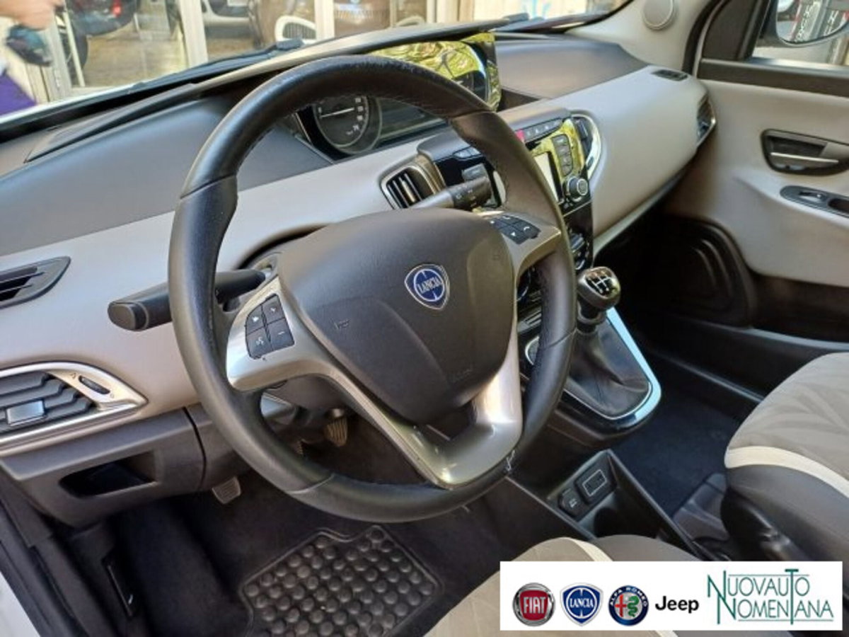 Lancia Ypsilon 1.2 69 CV 5 porte GPL Ecochic Gold (11)