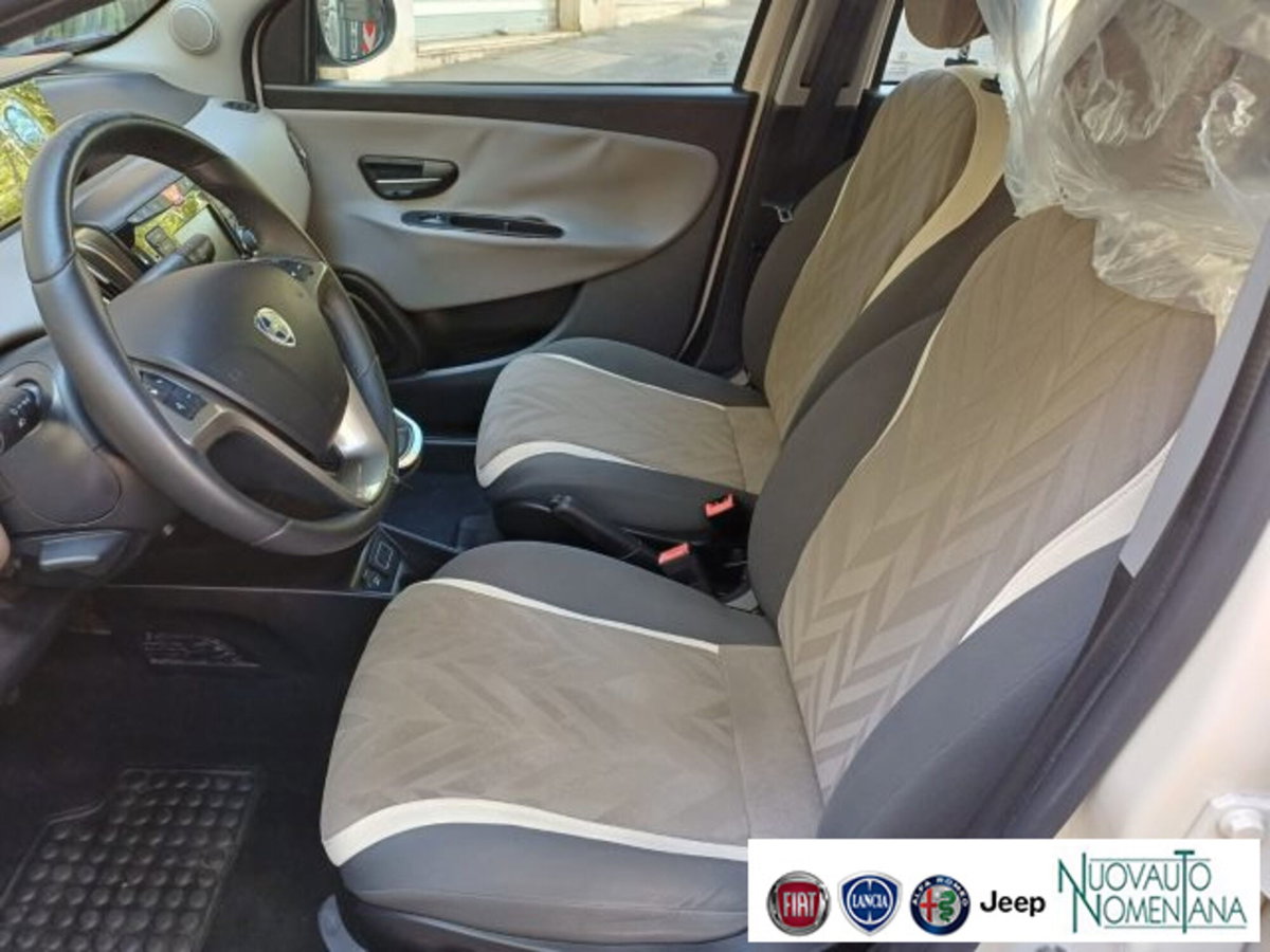 Lancia Ypsilon 1.2 69 CV 5 porte GPL Ecochic Gold (12)