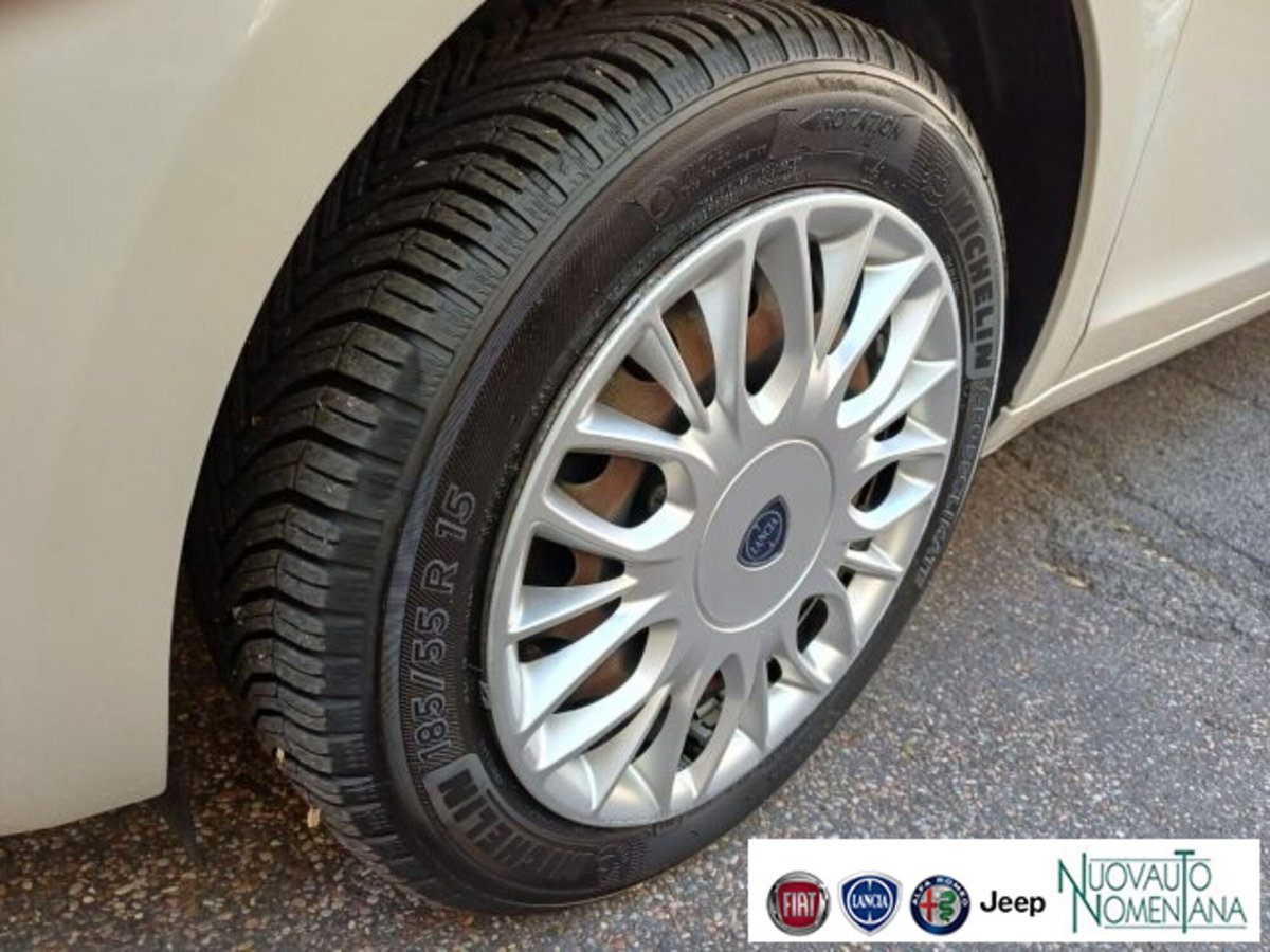 Lancia Ypsilon 1.2 69 CV 5 porte GPL Ecochic Gold (3)