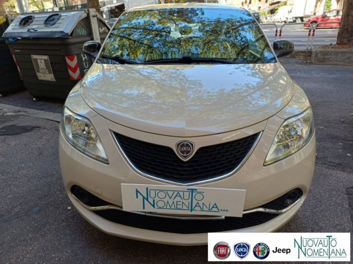 Lancia Ypsilon 1.2 69 CV 5 porte GPL Ecochic Gold (4)