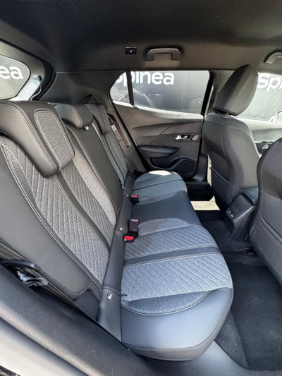 Peugeot 2008 1.2 hybrid Allure 145cv e-dcs6 (12)