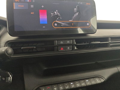 Jeep Avenger 1.2 turbo e-hybrid mhev Longitude fwd 110cv edct6 (12)