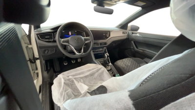 Volkswagen Polo 1.0 tsi R-Line 95cv (14)