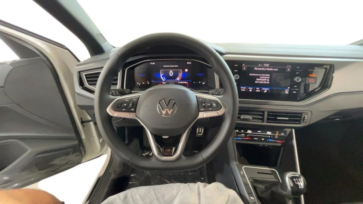Volkswagen Polo 1.0 tsi R-Line 95cv (6)