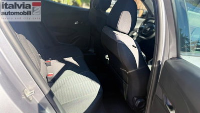 Peugeot 2008 1.2 puretech Active s&s 100cv (10)