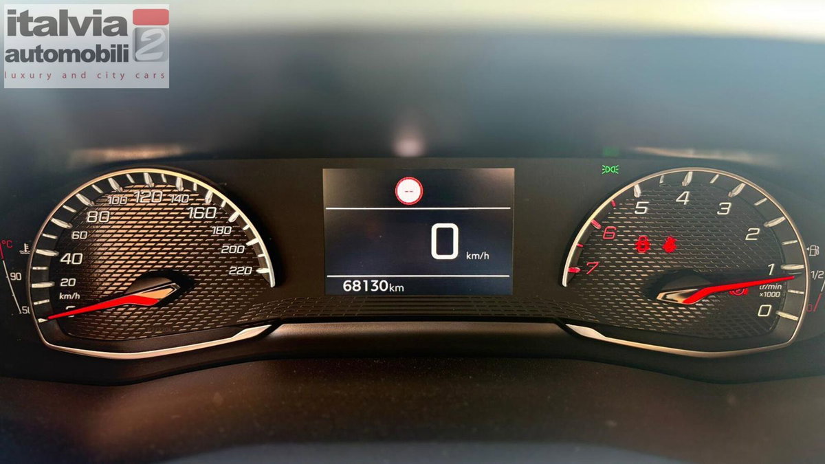 Peugeot 2008 1.2 puretech Active s&s 100cv (8)