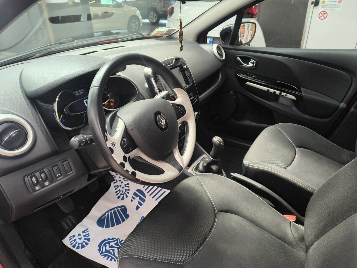 Renault Clio 1.5 dCi 8V 75CV 5 porte Costume National (10)